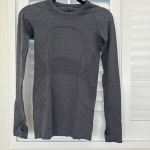 lululemon athletica Long Sleeve Crew Neck Top in Charcoal Gray